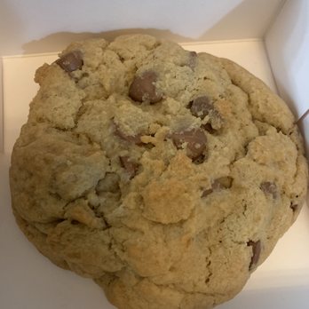 Crumbl - Waugh Chapel - Chocolate chip - Bakeries Near Me - Gambrills, Maryland Crumbl - Waugh Chapel - Chocolate chip - Bakeries Near Me - Gambrills, Maryland