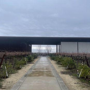 m2 Wines - Wine Tasting Room Near Me - Acampo, California