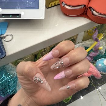Topline Nails and Lashes - Nail Salons Near Me - Pico Rivera, California