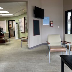 Kosnoski Eye Care - Lobby