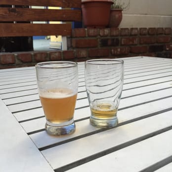 Thee Elbow Room - If you are unsure of your preferences, they will suggest and let you sample! - Gastropubs Near Me - Montrose, California