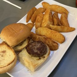 Westhampton Beach Brewing - Kids Sliders with Steak Fries