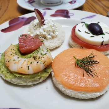 A&C Gourmet - Tea sandwiches - angle #1,: salmon, shrimp with avocado & grapefruit, goat cheese with grape, caprese - Caterers Near Me A&C Gourmet - Tea sandwiches - angle #1,: salmon, shrimp with avocado & grapefruit, goat cheese with grape, caprese - Caterers Near Me