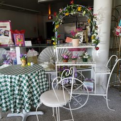 Caroline's Cafe & Gifts