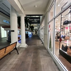 Prime Outlet Orlando - Halls