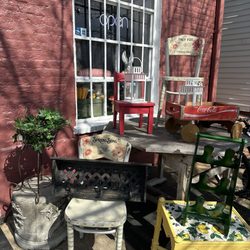 ETC by Southern Accents - An outside display from spring time