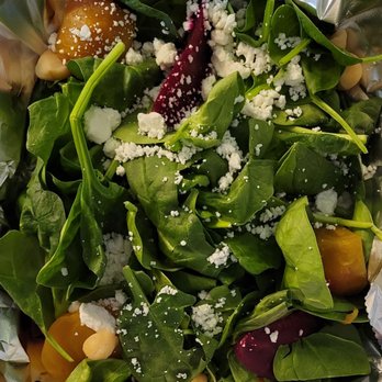 Seattle Airport Marriott - Roasted beet salad with spinach and macadamia nuts - Hotels Near Me - Seattle, Washington