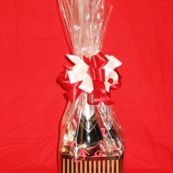 Statehouse Museum Shop - The Statehouse Museum Shop is proud to offer custom gift wrapping!