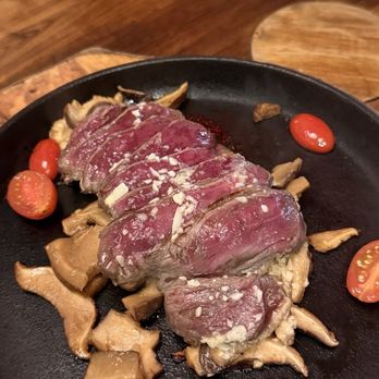 1938 Indochine - Cast Iron Beef Tataki - Vietnamese Near Me - Honolulu, Hawaii