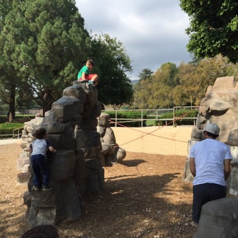 Two Strike Park - Great rock climbing area for the kiddos. - Parks Near Me - La Crescenta, California