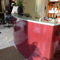 Salon Giovanni - Warm and friendly decor