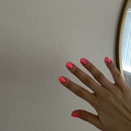 Hot pink sparkly shellac nails (can't have long nails at work unfortunately). Hot pink sparkly shellac nails (can't have long nails at work unfortunately).