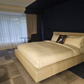 W Toronto - Hotels Near Me - Toronto, Ontario W Toronto - Hotels Near Me - Toronto, Ontario