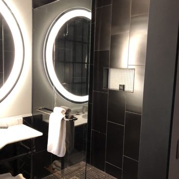 Bobby - Hotels Near Me - Nashville, Tennessee