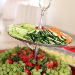 Karen's Mobile Kitchen & Catering - Delicious fruit and vegetables tray