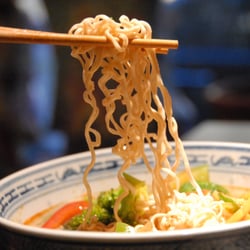 China Thai Wok - V21 - vietnamesische Nudelsuppe