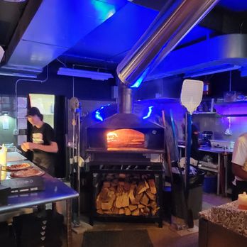 A W Wander - Wood fired pizza - Beer Bar Near Me - Manlius, New York