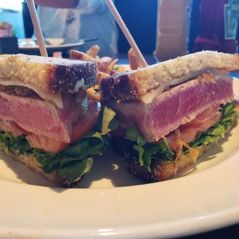 Yard House - Ahi sandwich was bland and could have used at minimum, salt. - New American Near Me - San Jose, California