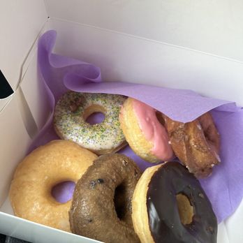 RIVER OAKS DONUTS - Updated January 2026 - 322 Photos & 384 Reviews