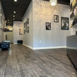 Modern LUXE Salon - Lobby area