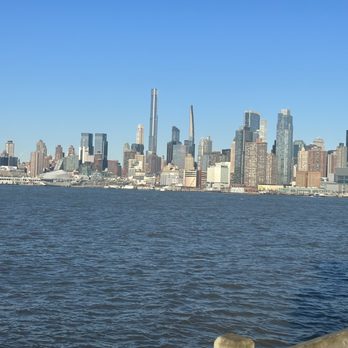 Chart House - Walkway outside restaurant - Seafood Near Me - Weehawken, New Jersey