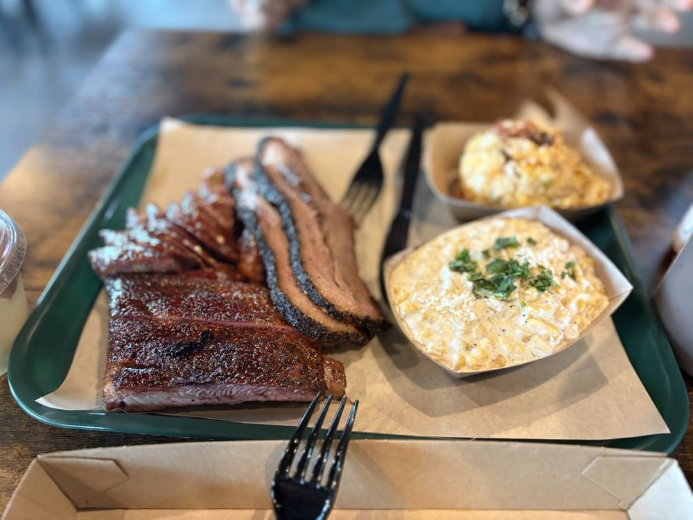 Slaughter's BBQ  Logo