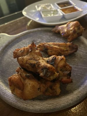 Valsos Table and Bar by null