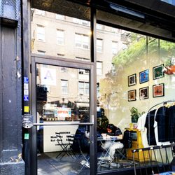 The Plug - The little boutique cafe' hidden in residential neighborhood not far from NYP hospital area