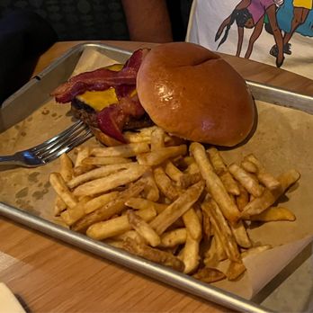 BJ's Restaurant & Brewhouse - Bacon Cheeseburger* - Pizza Near Me - Tucson, Arizona