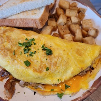 Kaffe Haus - Puerto rican omelet... pernil, ham, maduros, cheese mmm - Breakfast & Brunch Near Me - San Juan, Puerto Rico