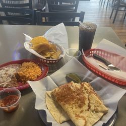 Los Capitanes Mariscos y Taqueria - Cheese quesadilla
