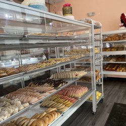 La Chicanita Bakery - Cookies, pan dulce