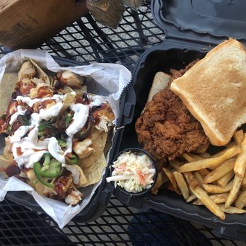 Puckett's Restaurant - Puckett Puckett 's Nachos (with hot chicken) and Music City Hot Chicken Sandwich - Barbeque Near Me - Franklin, Tennessee Puckett's Restaurant - Puckett Puckett 's Nachos (with hot chicken) and Music City Hot Chicken Sandwich - Barbeque Near Me - Franklin, Tennessee