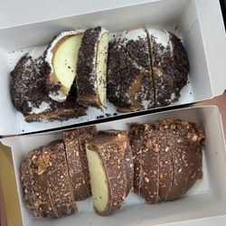Apple Tree Chocolate - These were the best caramel apples I've ever had!