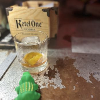 La Factoría - Squeak enjoyed a taste of an Old Fashioned - Cocktail Bars Near Me - San Juan, Puerto Rico La Factoría - Squeak enjoyed a taste of an Old Fashioned - Cocktail Bars Near Me - San Juan, Puerto Rico