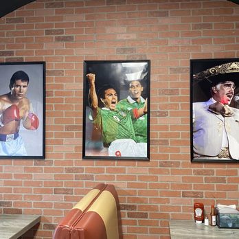 Tacos Madre - Ambiance - Mexican Near Me - Costa Mesa, California