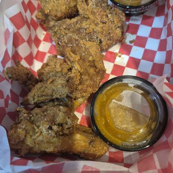 Black Hen Fried Chicken - Wings, Mac & stuffing. Mac was good. Stuffing was inedible..Wings had a nice seasoning, but were dry and overcooked. So unhappy. - Soul Food Near Me - Philadelphia, Pennsylvania Black Hen Fried Chicken - Wings, Mac & stuffing. Mac was good. Stuffing was inedible..Wings had a nice seasoning, but were dry and overcooked. So unhappy. - Soul Food Near Me - Philadelphia, Pennsylvania