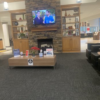 Buckeye Toyota - Comfy waiting area! - Car Dealers Near Me - Lancaster, Ohio