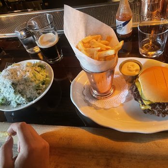 Armitage Alehouse - Wagyu cheeseburger smoked trout ceaser salad - Pubs Near Me - Chicago, Illinois Armitage Alehouse - Wagyu cheeseburger smoked trout ceaser salad - Pubs Near Me - Chicago, Illinois