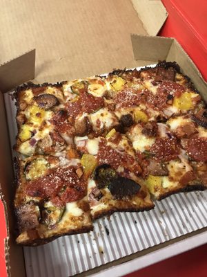 Saucy’s Pizza by null