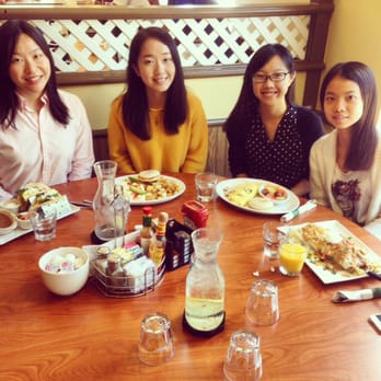 Le Peep Restaurant - Dat Sunday brunch/reunion. - American Near Me - Evanston, Illinois