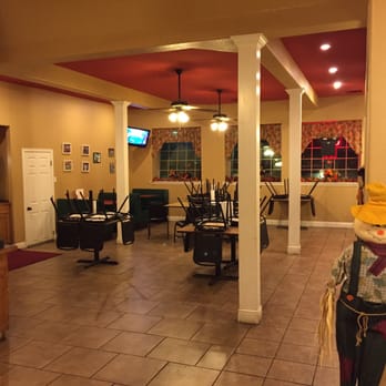 Simple Simon's Pizza - Main dining room. - Pizza Near Me - Heavener, Oklahoma Simple Simon's Pizza - Main dining room. - Pizza Near Me - Heavener, Oklahoma