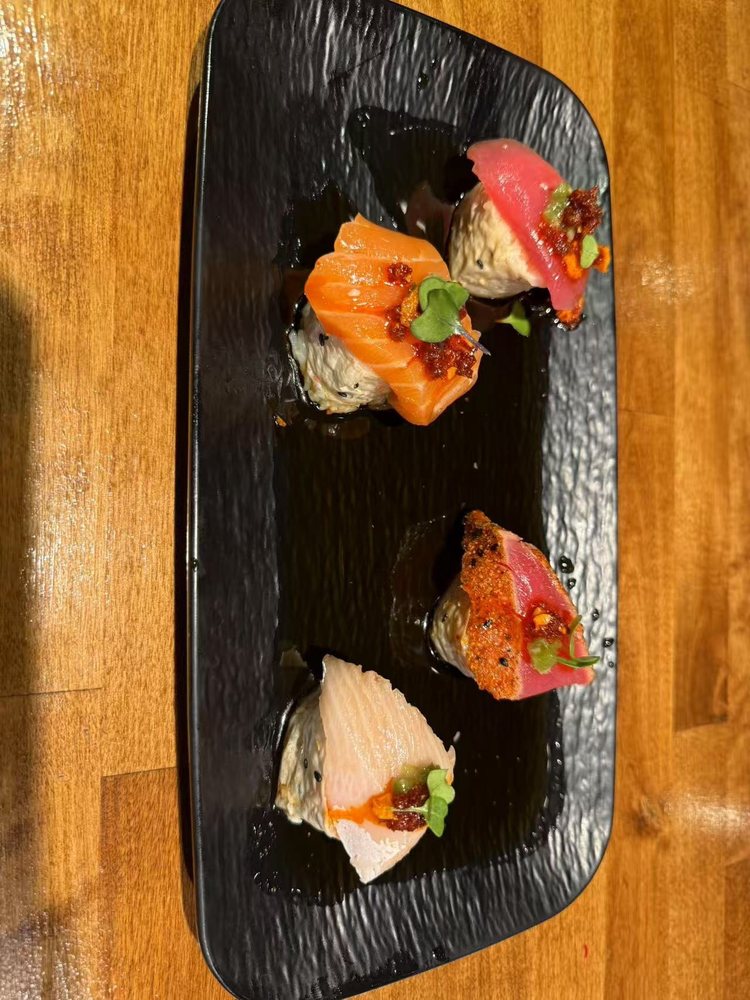 Hangout Ramen & Sushi