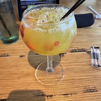 Olive Garden Italian Restaurant - Green apple sangria - Italian Near Me - Topeka, Kansas