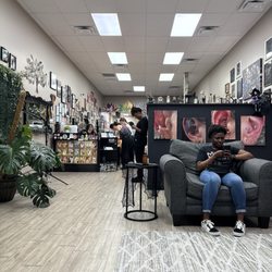 Body Art Piercing Studio - Waiting area and jewelry counter