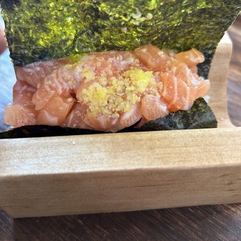Yonsei Handrolls - Salmon with yuzu zest - Japanese Near Me - Oakland, California Yonsei Handrolls - Salmon with yuzu zest - Japanese Near Me - Oakland, California