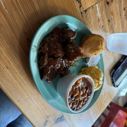 Burnt ends, baked beans, Mac and cheese and a corn muffin