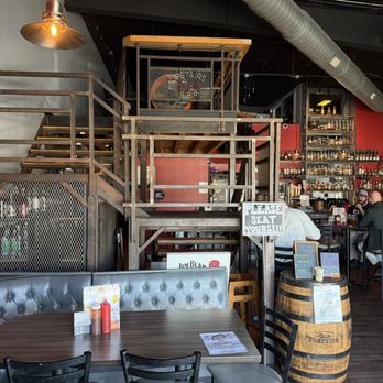 F325 Bbq - Interior - Bars Near Me - North Kansas City, Missouri