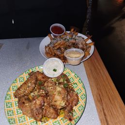 Sticky Chicken Wings & Fries Sticky Chicken Wings & Fries