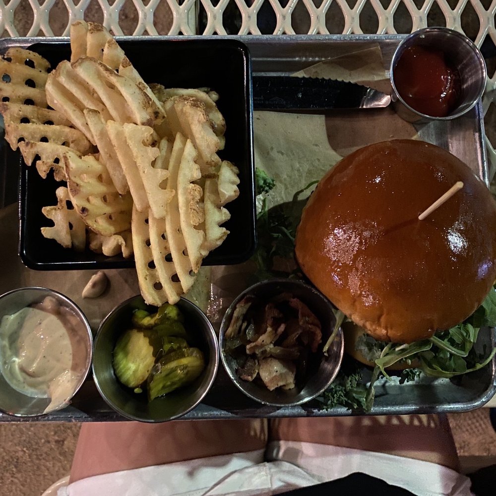 Mammoth Brewing - Damn good burger highly recommend! Got all toppings/sauce on the side and loved it that way the best. - Breweries Near Me - Mammoth Lakes, California Mammoth Brewing - Damn good burger highly recommend! Got all toppings/sauce on the side and loved it that way the best. - Breweries Near Me - Mammoth Lakes, California